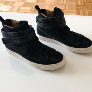 Nike Women's Blazer Mid Twist Suede Sneaker Size 7